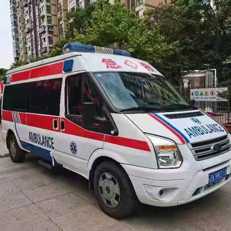 哈密长途救护车护送病人返乡