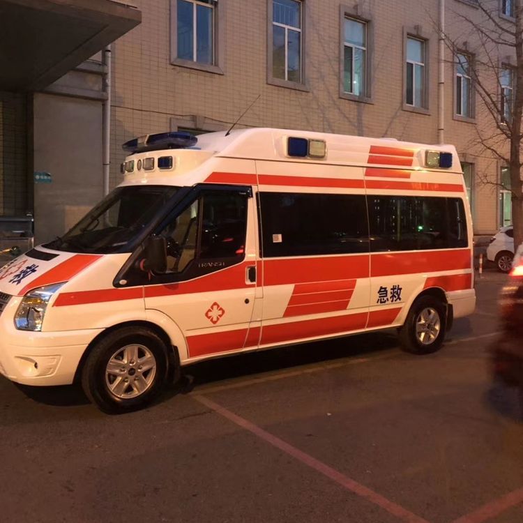 哈密夜间租赁救护车护送病人转院：安全转运的 8 大核心注意事项